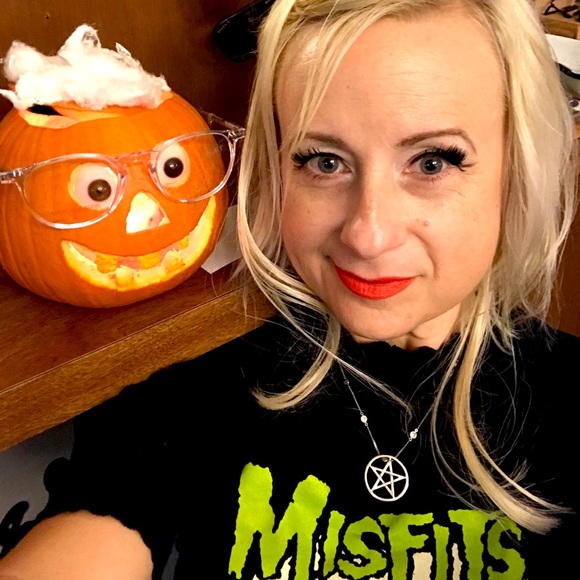 Meet your Posher, Julie 🇨🇦 Closing Sale! Offer me half and the item is yours 😁 - Picture 7 of 14